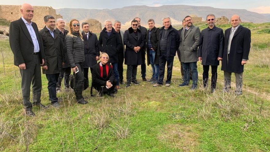 Ahmet Güneştekin için hazırlanan Işığın Mitolojisi belgeseli, ilk kez gösterildi