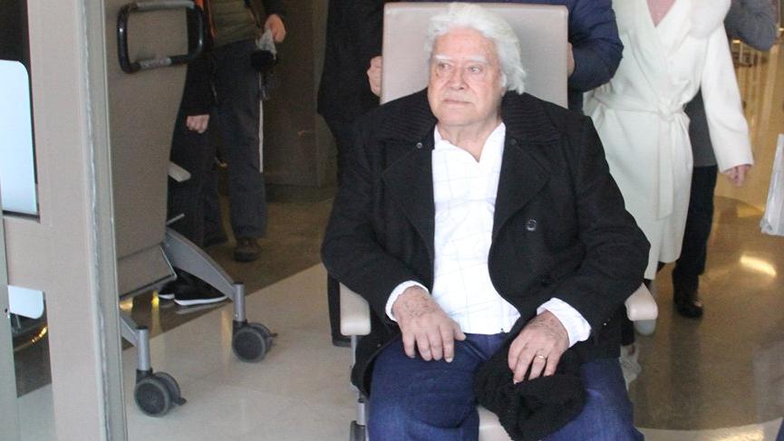 Cüneyt Arkın, meslektaşı Fatma Girik’i ziyarete gitti