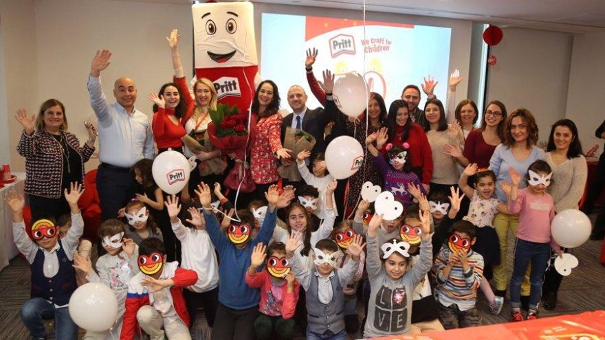 Pritt 50’nci yılını TOÇEV’li çocuklarla kutladı