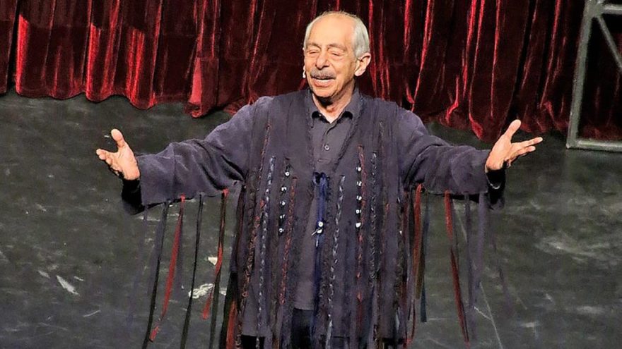 Dünya Tiyatrolar Günü’nde usta isim Genco Erkal Ataşehir’de sahne aldı