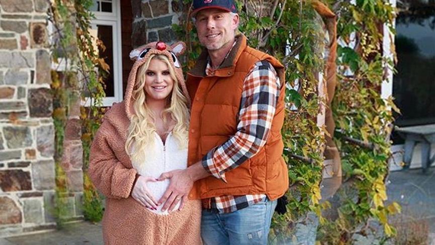 Jessica Simpson üçüncü kez anne oldu