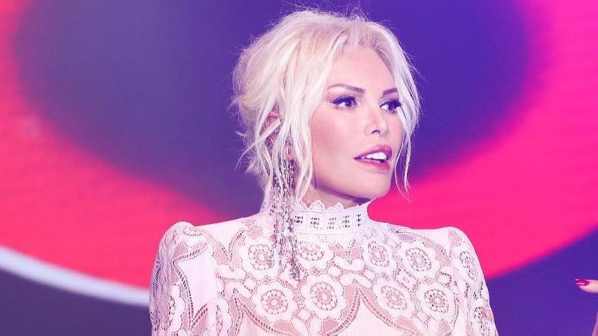 Ajda Pekkan Uludağ Ekonomi Zirvesi’nde