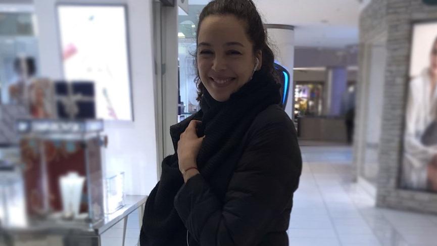 Azra Akın: Evde Demir bekliyor