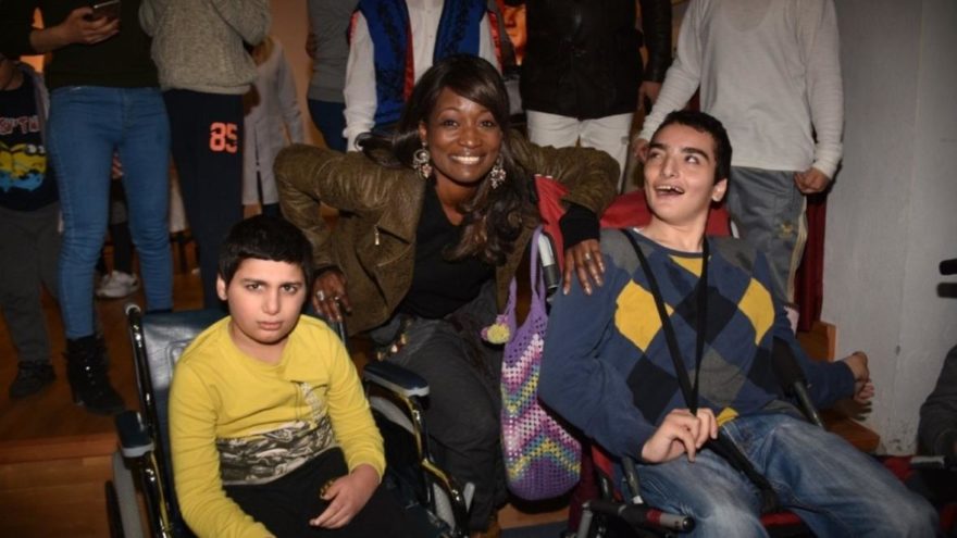 Della Miles’tan duygu yüklü ziyaret