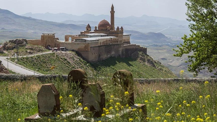 Doğu Anadolu’nun masalsı İshak Paşa Sarayı