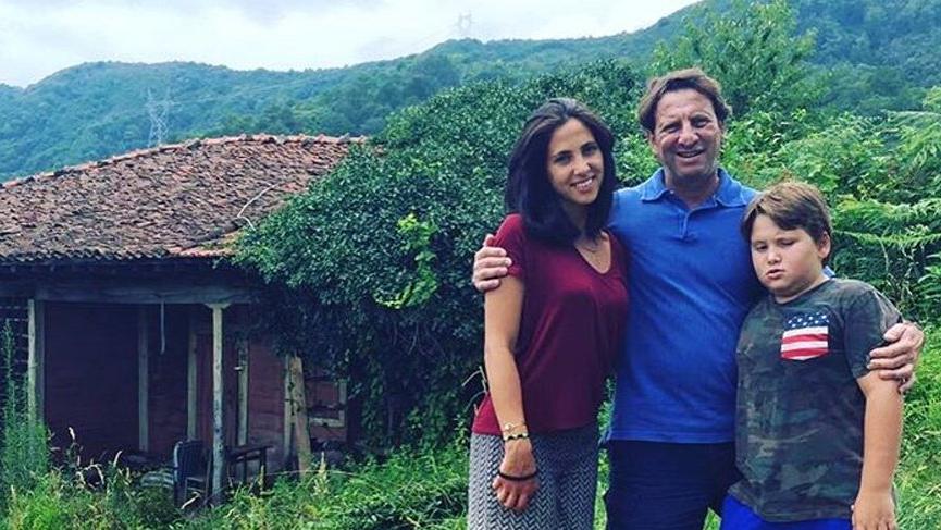 Kaya Çilingiroğlu çocuklarıyla birlikte tatilde