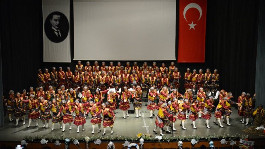 Nilüfer Kadın Korosu’nun konserine yoğun ilgi