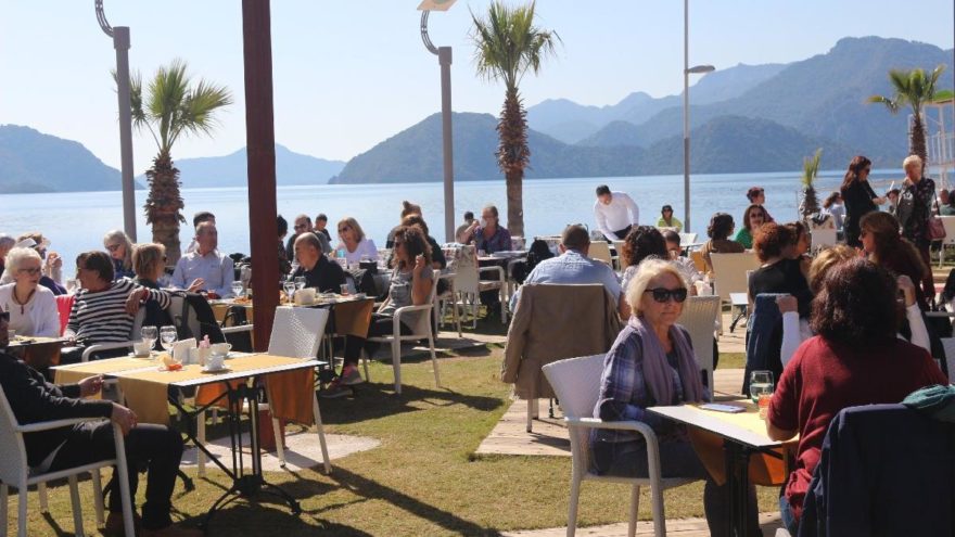 Marmaris’te hayvanseverler kahvaltıda buluştu