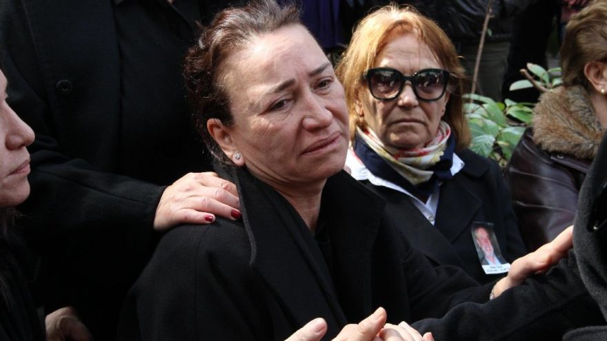Demet Akbağ’ın eşi Zafer Çika, son yolculuğuna uğurlanıyor