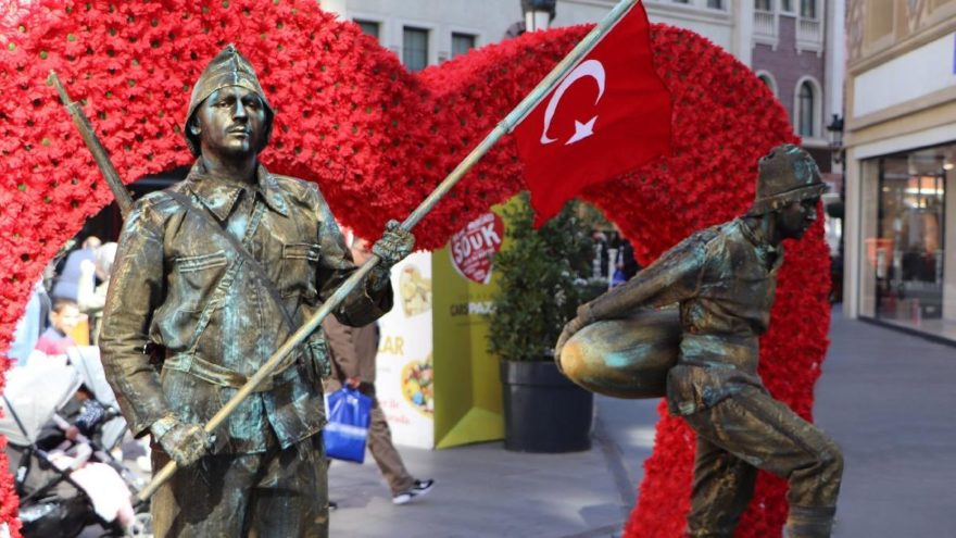 Seyit Onbaşı’nın heykeli görenleri duygulandırdı