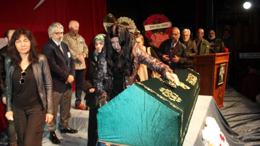 Oyuncu Ümit Yesin’i son yolculuğunda sevenleri yalnız bırakmadı
