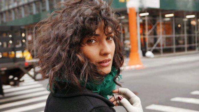 Tuba Büyüküstün’nden 8 Mart mesajı! “Şiddeti değil, sevgiyi hak ediyoruz”