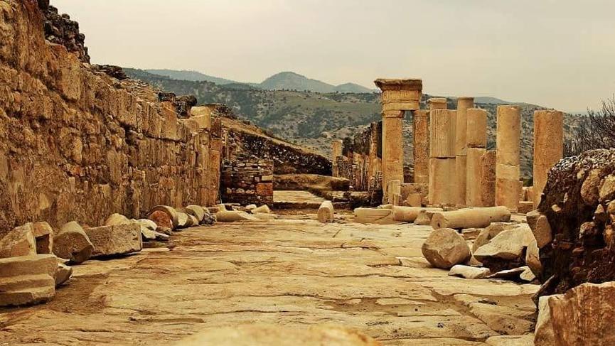 Heyelanın koruduğu antik kent Tripolis