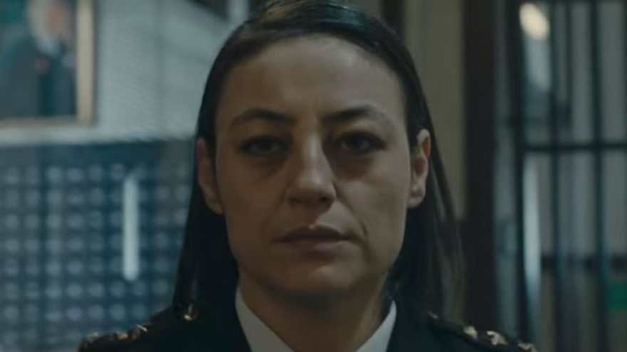 Zerrin’in paçaları tutuştu! Avlu yeni sezon 35. yeni bölüm fragmanı geldi! Avlu 34. son bölüm izle…