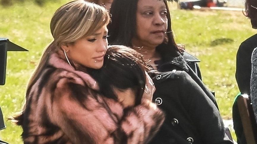 Jennifer Lopez Hustlers setinde gözyaşlarına hakim olamadı