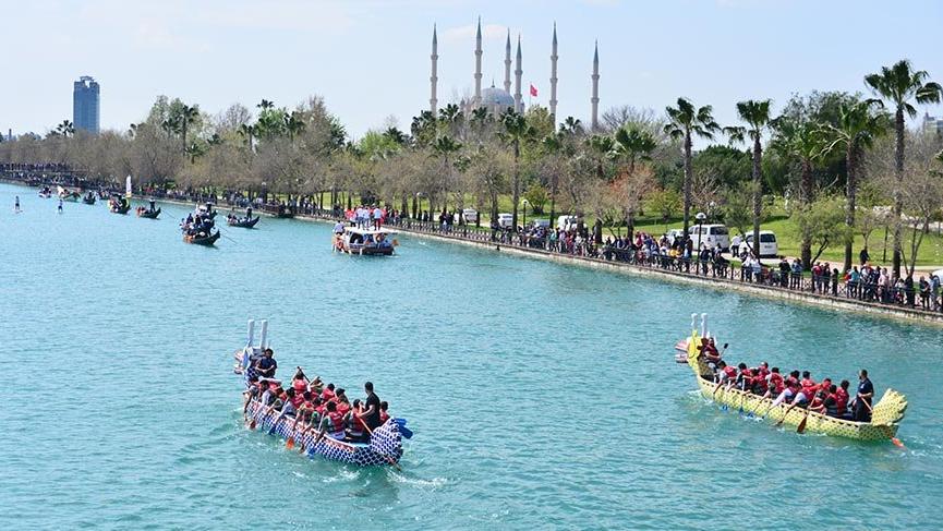 Adana’da karnaval coşkusu