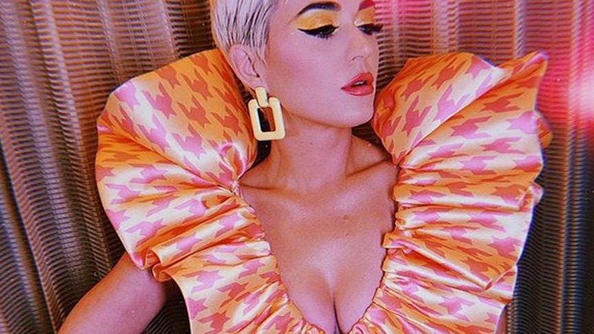 Katy Perry’den takipçilerine ilginç soru
