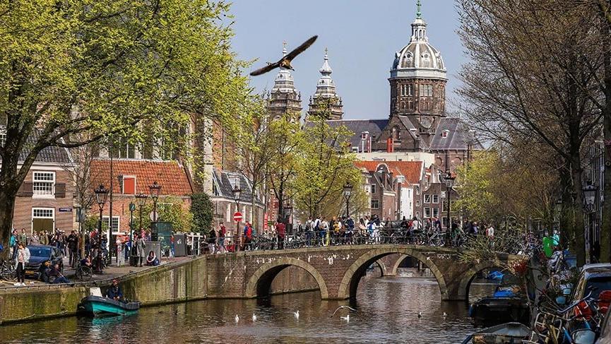 Kanallar ve köprülerin şehri Amsterdam