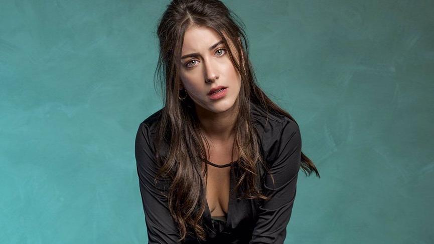 Hazal Kaya: Kırmızı ruj bile sürmedim
