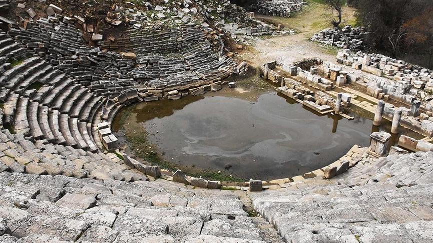 “Gladyatörler kenti”nin tiyatrosu gün ışığına çıkıyor