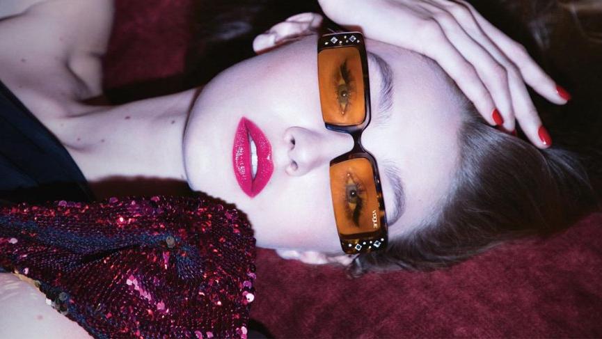 Gigi Hadid güneş gözlüğü tasarladı