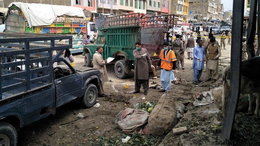 Pakistan’da bombalı saldırı: En az 16 ölü