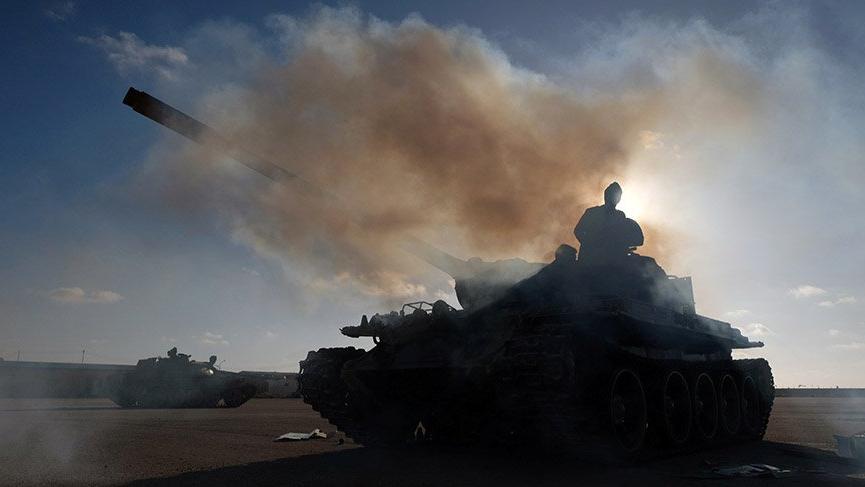Libya’da savaş uçağı düştü!