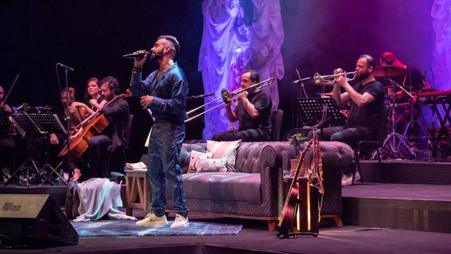 Gökhan Türkmen’den etkileyici konser