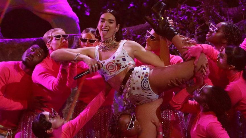 Dua Lipa Unicef ile birlikte gittiği Lübnan’da halay çekti