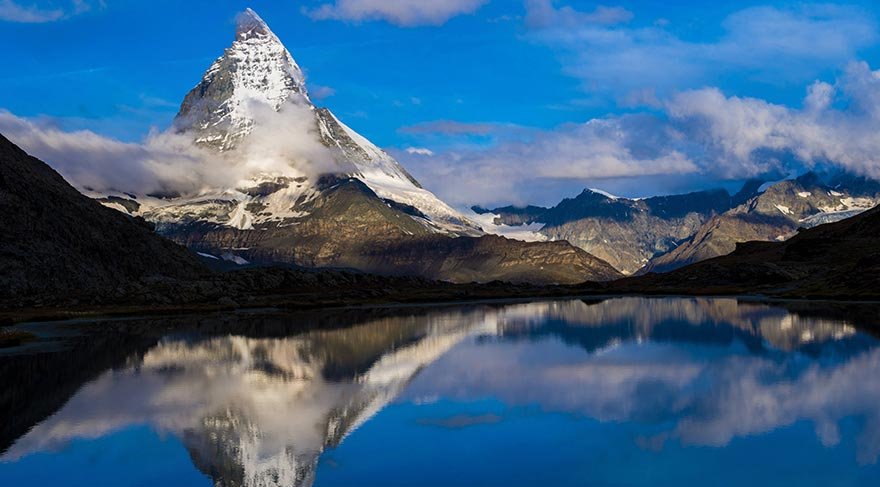İsviçre - İtalya sınırında yer alan Matterhorn dağı 4478 metre yüksekliğiyle Avrupa’nın ve Alpler’in en yüksek noktalarından biri.