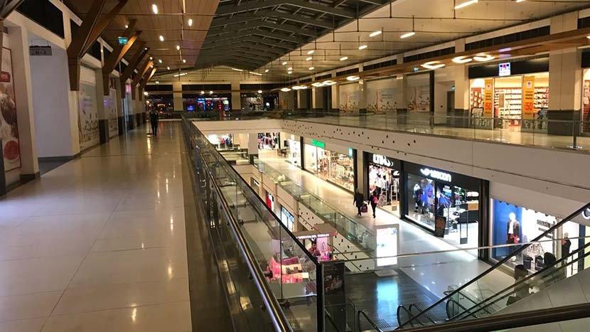Alışverişi kestik aracı parka çektik