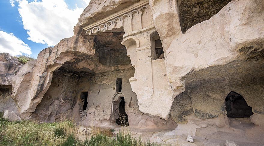Fotoğraf tutkunları için küçük bir öneri: Bölgeyi sabah saatlerinde ziyaret edin, öğleden sonra güneş ışığı ters açıdan geliyor.