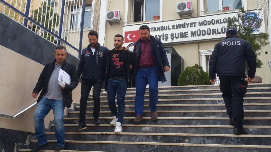 Motosikletle geldi arkadaş kurbanı oldu