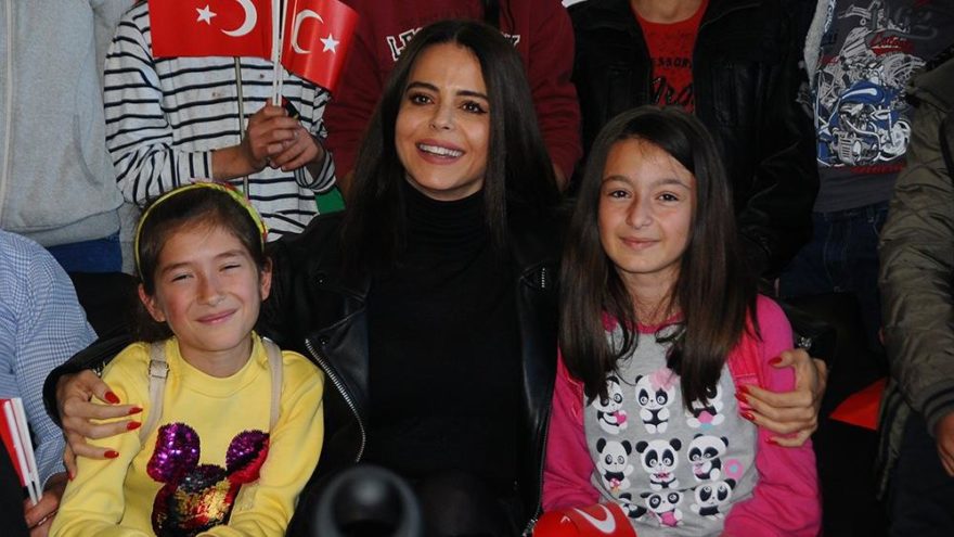 Simge’den 23 Nisan mesajı: Cumhuriyet onlara emanet