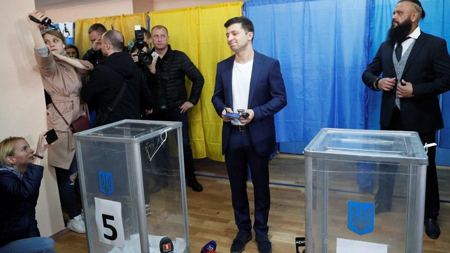 Ukrayna, devlet başkanlığı için sandık başında