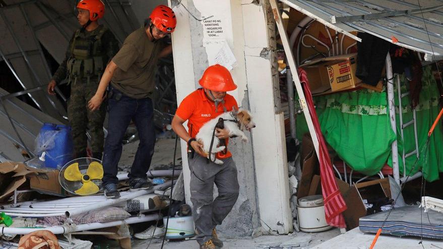 Filipinler’de korkutan deprem: 6.4 ile sallandılar