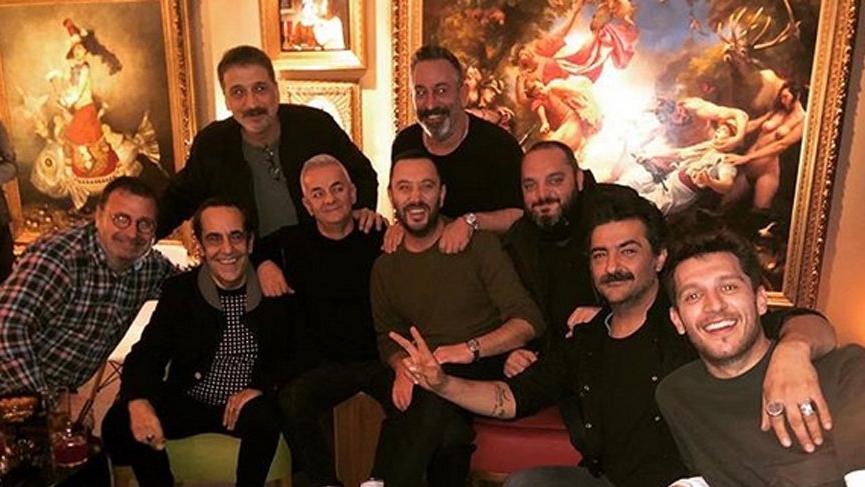 Cem Yılmaz’a kalabalık kutlama