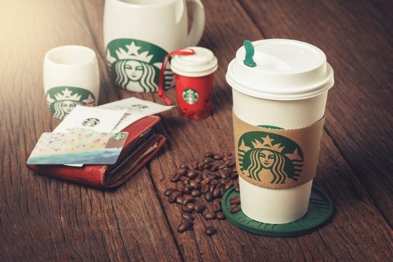 Starbucks: Kahve zinciri Starbucks ismini Herman Melville'in ünlü romanı Moby-Dick'teki 'starbuck' isimli karakterden esinlenerek almış.