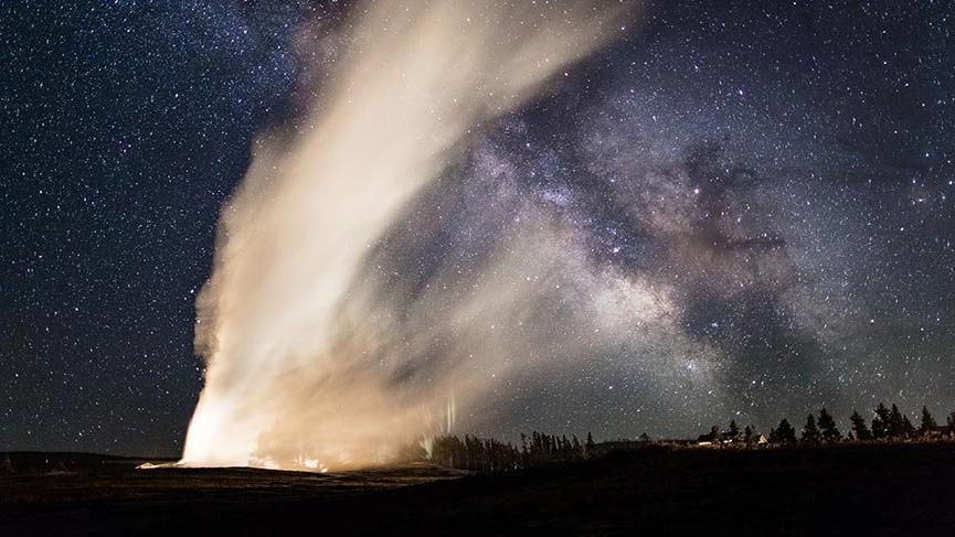 Uzun zamandır aktif olan Yellowstone Riverside Kaynak Suyu