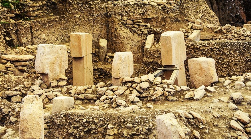 Göbeklitepe'nin bir kült merkezi olarak kullanımının MÖ 8 bin dolaylarına kadar devam ettiği, ve bu tarihlerden sonra terk edildiği, başka veya benzer amaçlarla kullanılmadığı anlaşılıyor.