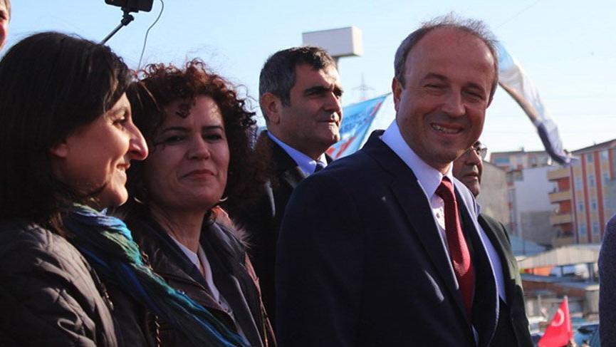 Türkiye’nin ilk engelli belediye başkanı Turan Hançerli oldu