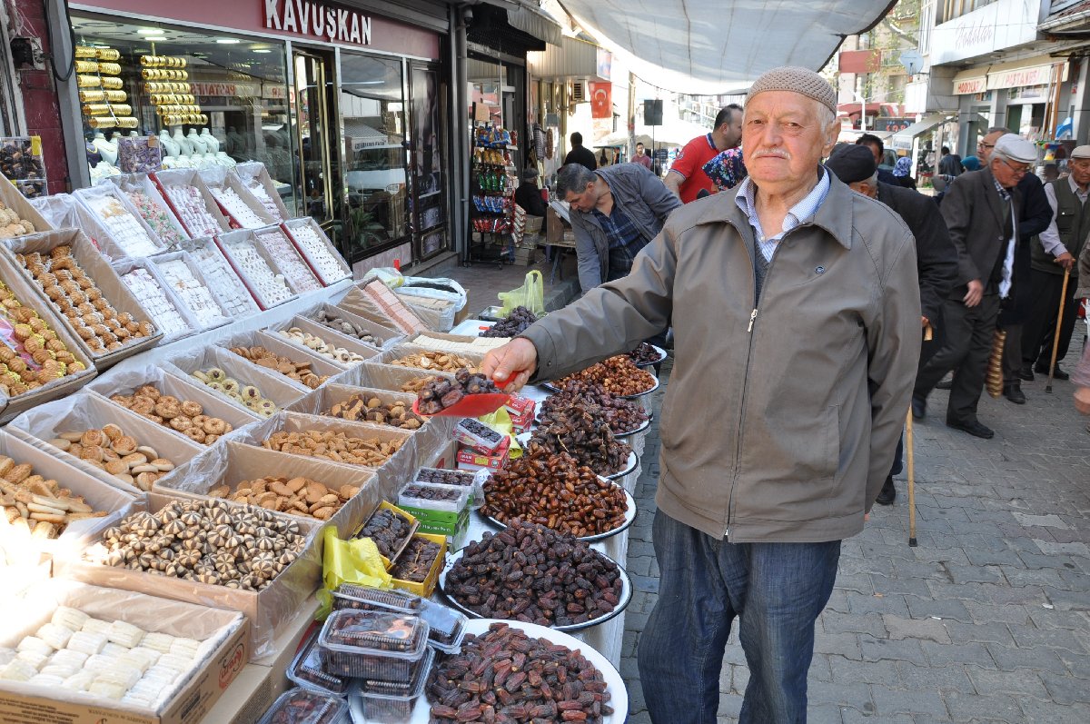 Hurma fiyatları tavan yaptı! Bir hurma 1.76 TL’ye