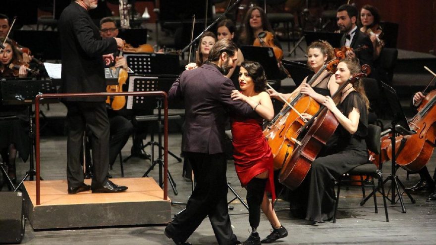 İki bacağını kaybetti, dansa başladı
