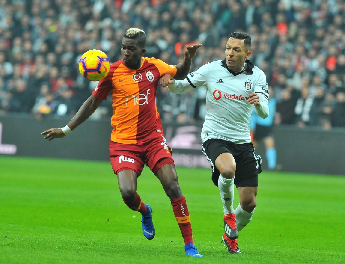 Galatasaray Besiktas Canli Izle Gs Bjk Derbisinde 2 Gol Son Dakika Haberleri
