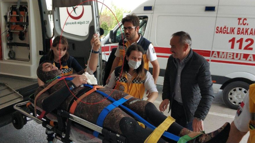 Samsunâda bir kiÅinin elindeki zÄ±pkÄ±n yere dÃ¼ÅÃ¼nce mekanizmasÄ±ndan kurtularak fÄ±rlayÄ±p karnÄ±na saplandÄ±. ZÄ±pkÄ±n karnÄ±na saplanmÄ±Å halde hastaneye kaldÄ±rÄ±lan ÅahsÄ±n hayati tehlikesinin bulunduÄu Ã¶Ärenildi. ile ilgili gÃ¶rsel sonucu