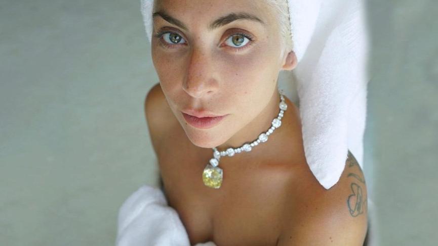 Lady Gaga MET Gala için günlerdir bacaklarını traş etmediğini söyledi