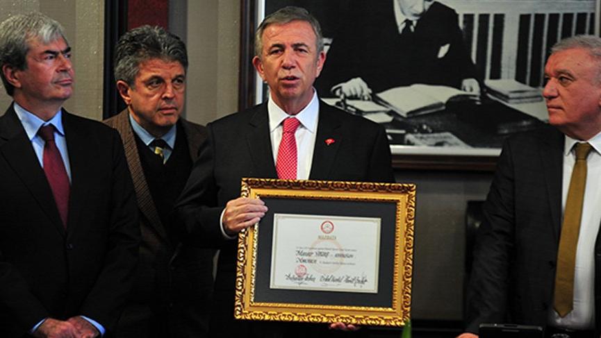 Mansur Yavaş’tan öğrencilere yüzde 50 indirim