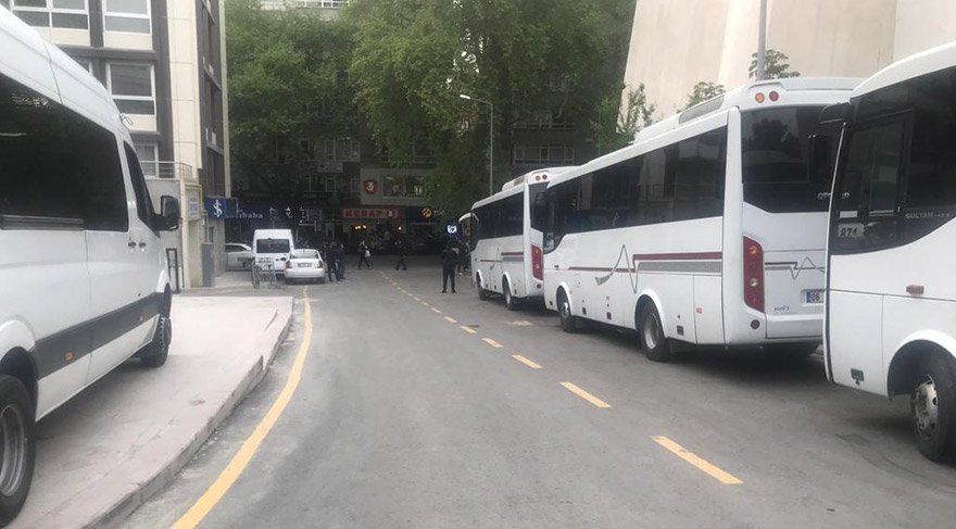 YSK'nın önünde hareketlilik!