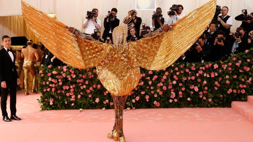 Billy Porter MET Gala kostümü ile dikkat çekti