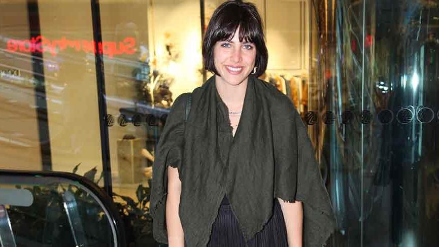 Zehra Çilingiroğlu yeni tarzıyla dikkat çekti